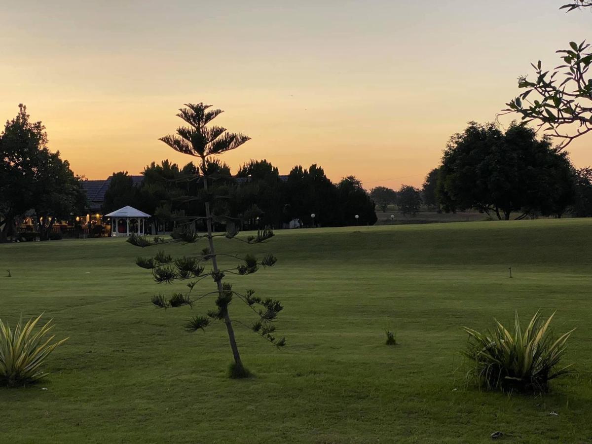 Korat Resort Hotel Nakhonratchasima Zewnętrze zdjęcie